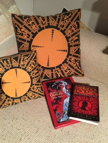Sherlock Holmes and the Servants of Hell, Lament configuration cushions